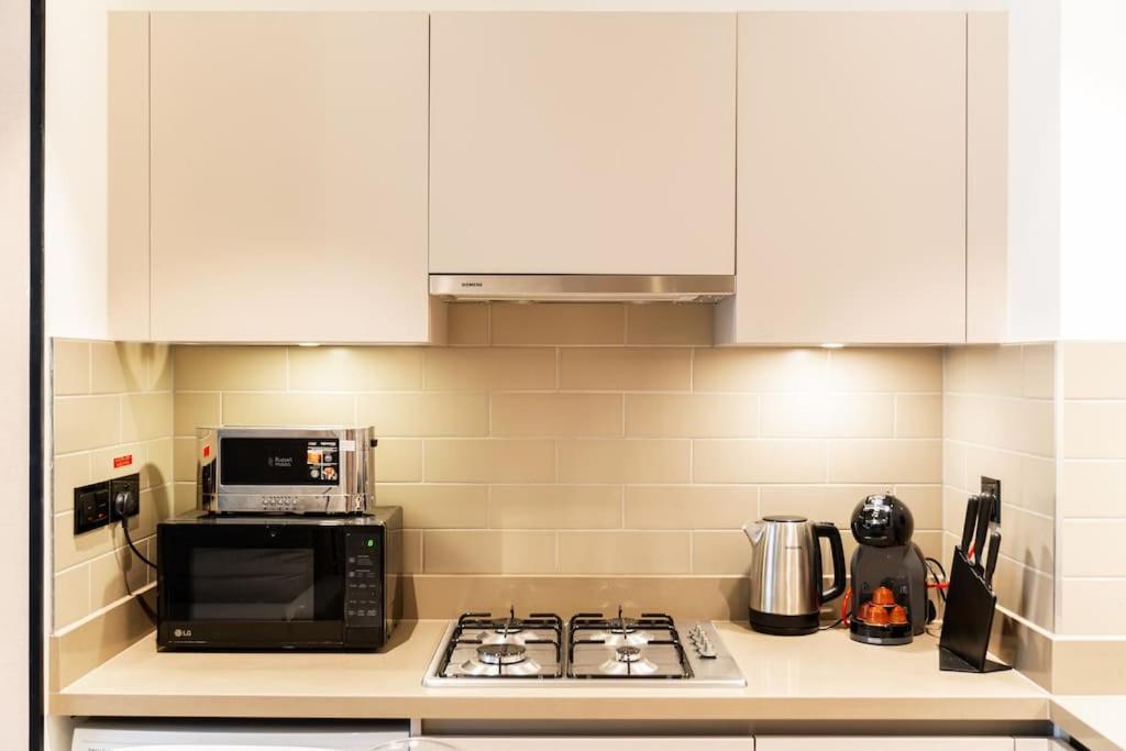 Quiet High-rise 1br - Free Baby Gear, Downtown Close Appartement Dubaï