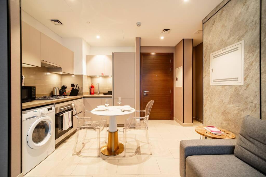 Quiet High-rise 1br - Free Baby Gear, Downtown Close Dubaï