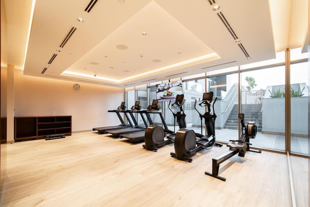Quiet High-rise 1br - Free Baby Gear, Downtown Close Appartement *