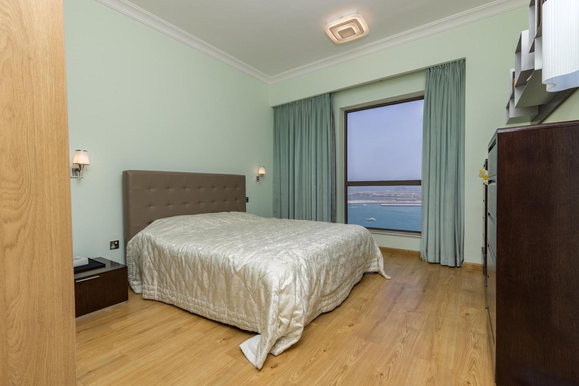 Appartement Amazing Large -150 Sq Meters, Sea Side 2 Bedroom Flat *
