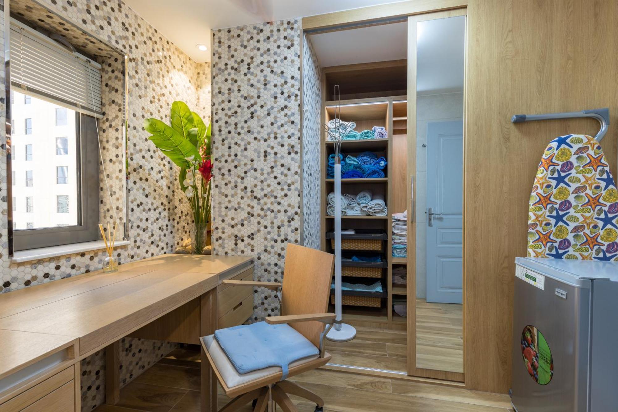 Amazing Large -150 Sq Meters, Sea Side 2 Bedroom Flat Dubaï
