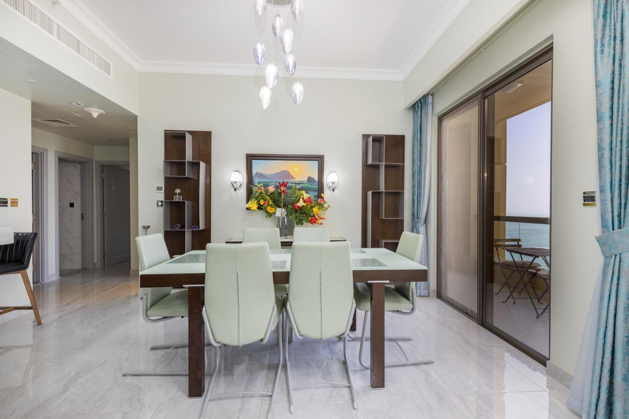 Amazing Large -150 Sq Meters, Sea Side 2 Bedroom Flat Appartement Dubaï