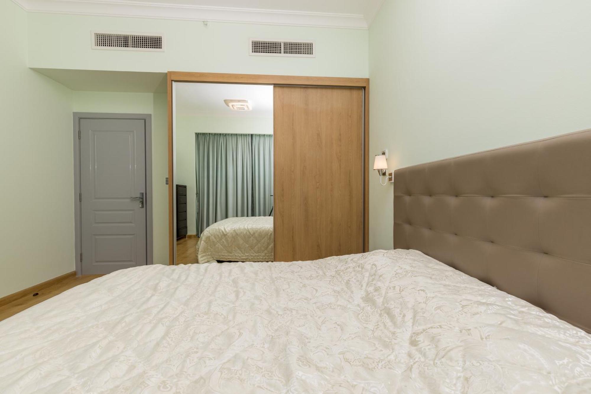 Amazing Large -150 Sq Meters, Sea Side 2 Bedroom Flat * Dubaï