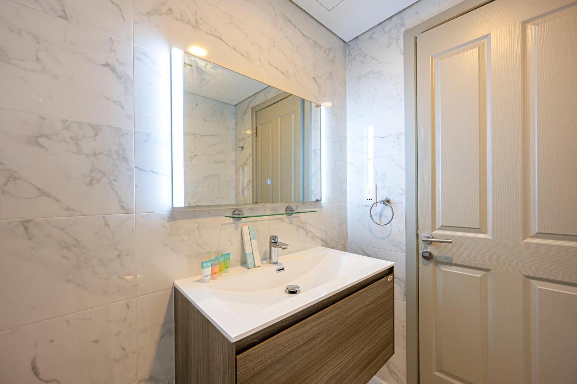 Cozy And Contemporary In Dubailand Appartement