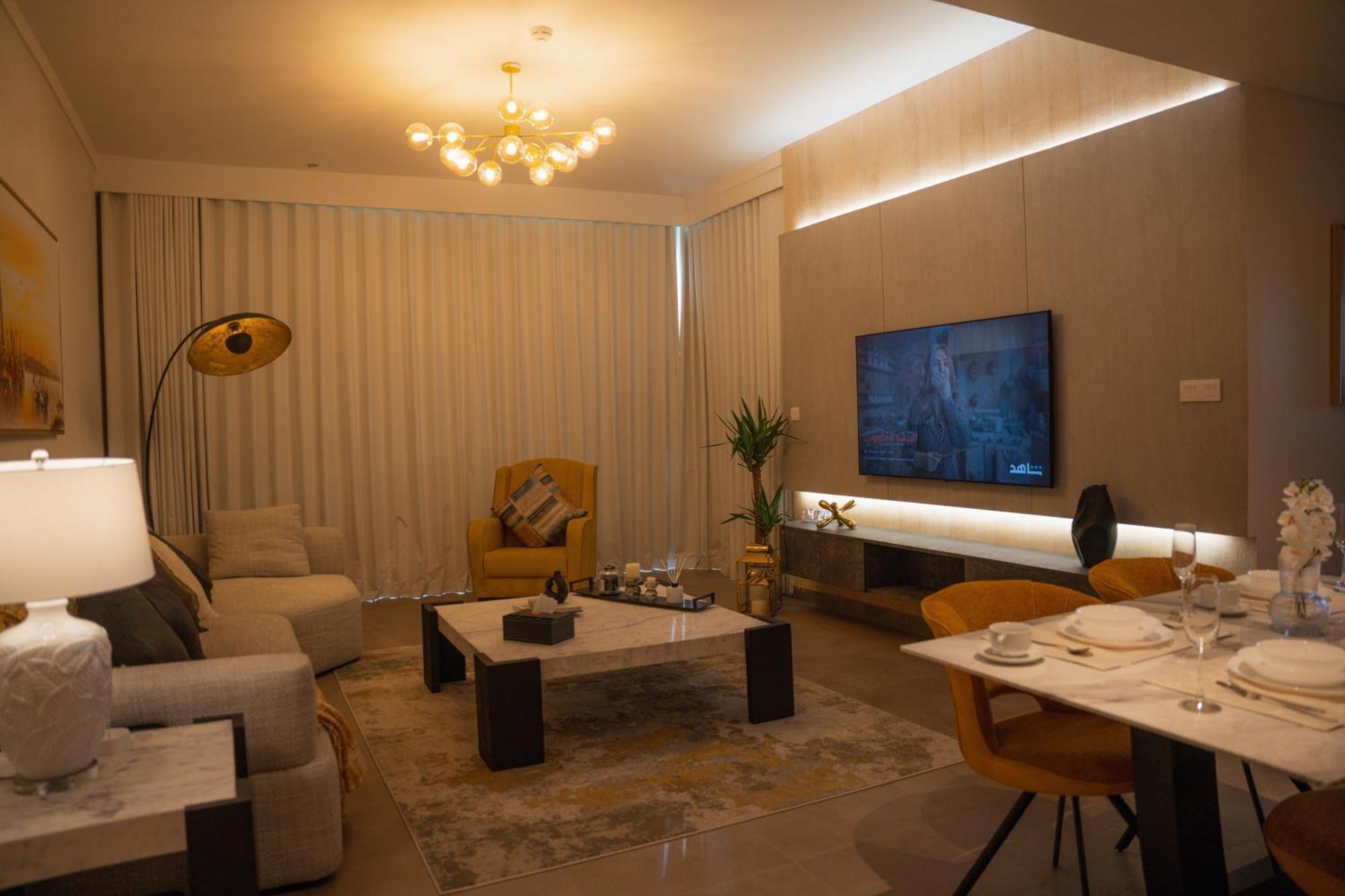 Apartment Luxury 2 Bedroom Poolside Haven In Creek Harbour