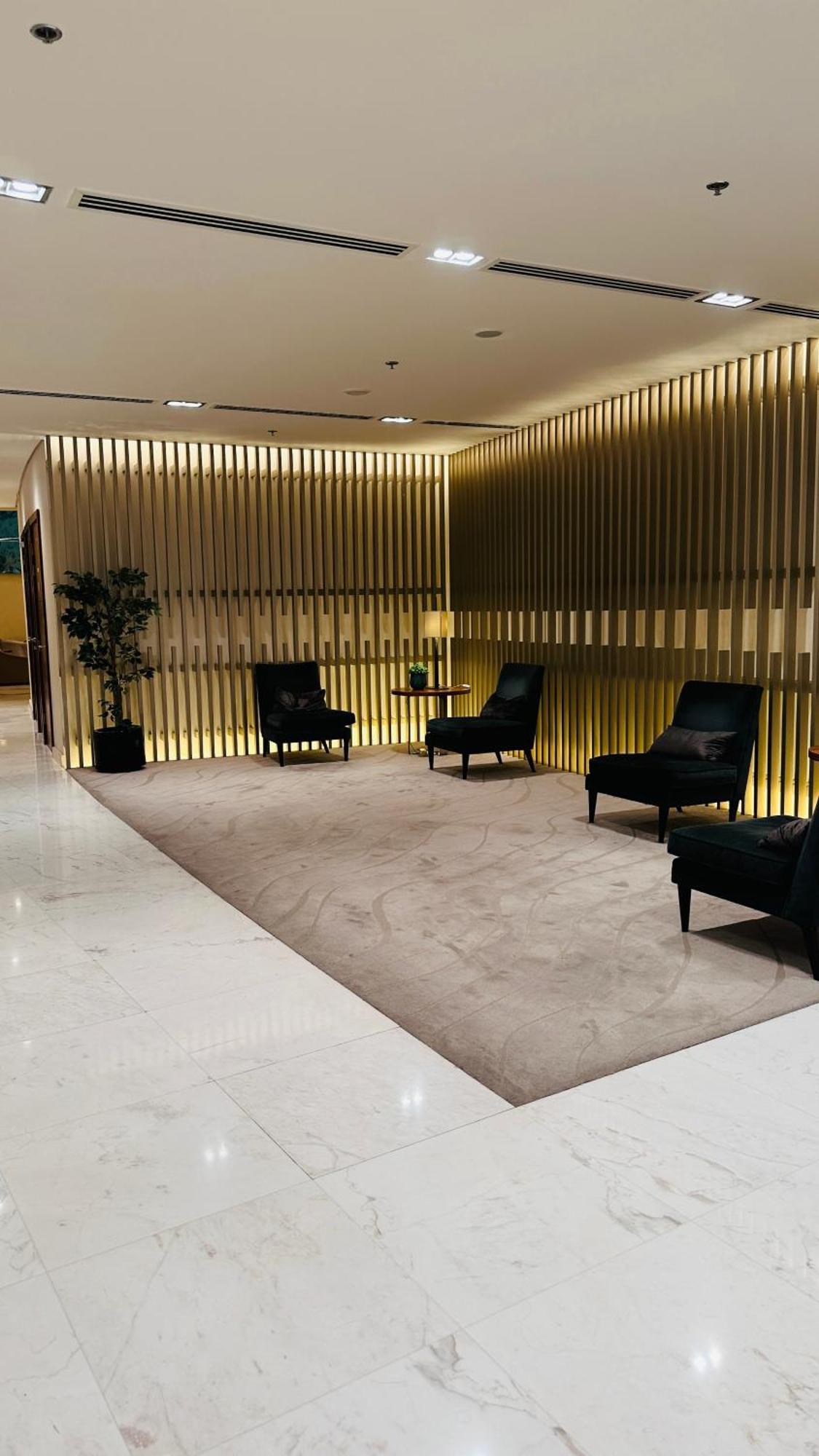 Mall Direct Connection - Burj Vista * Dubai