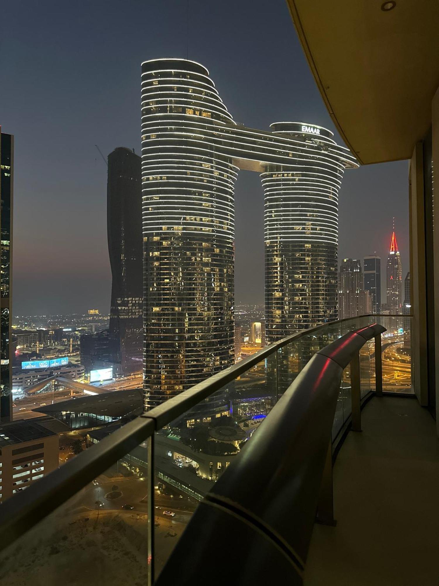 Mall Direct Connection - Burj Vista Lägenhet Dubai