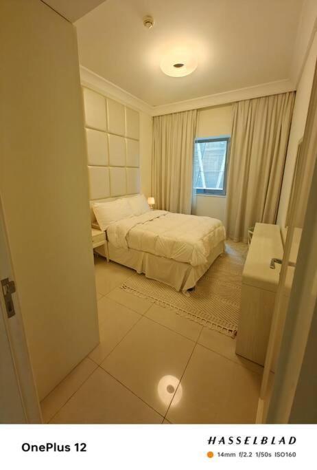 Luxurious 500 Meters Next To Mall *