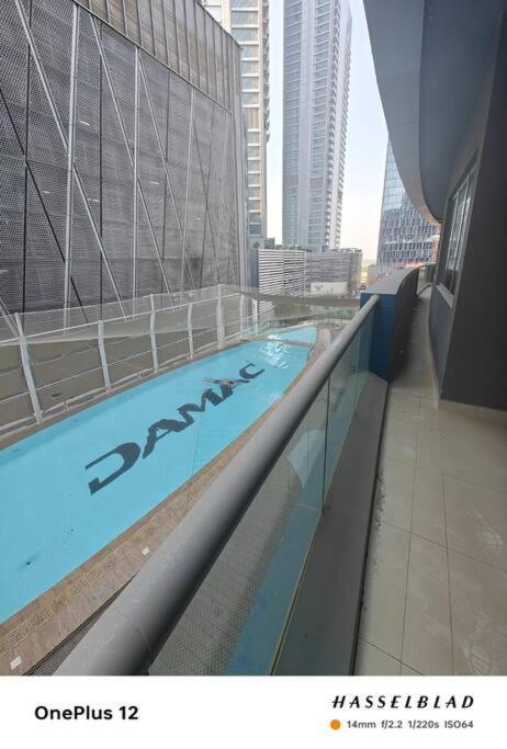 Luxurious 500 Meters Next To Mall Apartamento