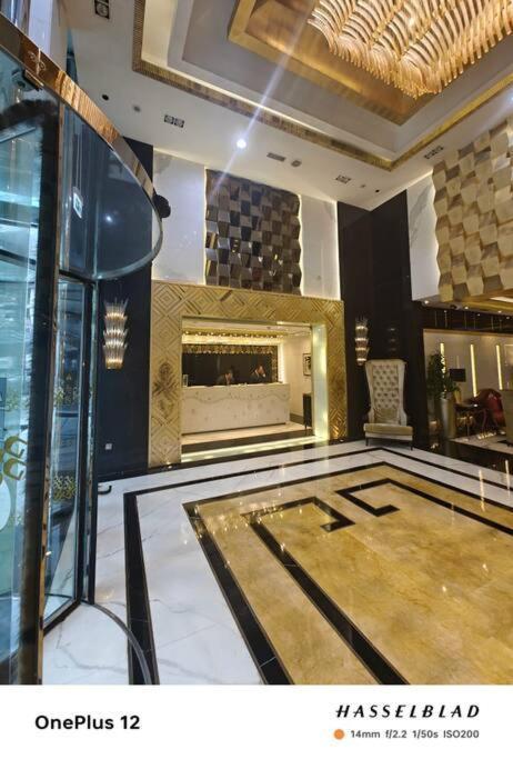 Luxurious 500 Meters Next To Mall Apartamento *