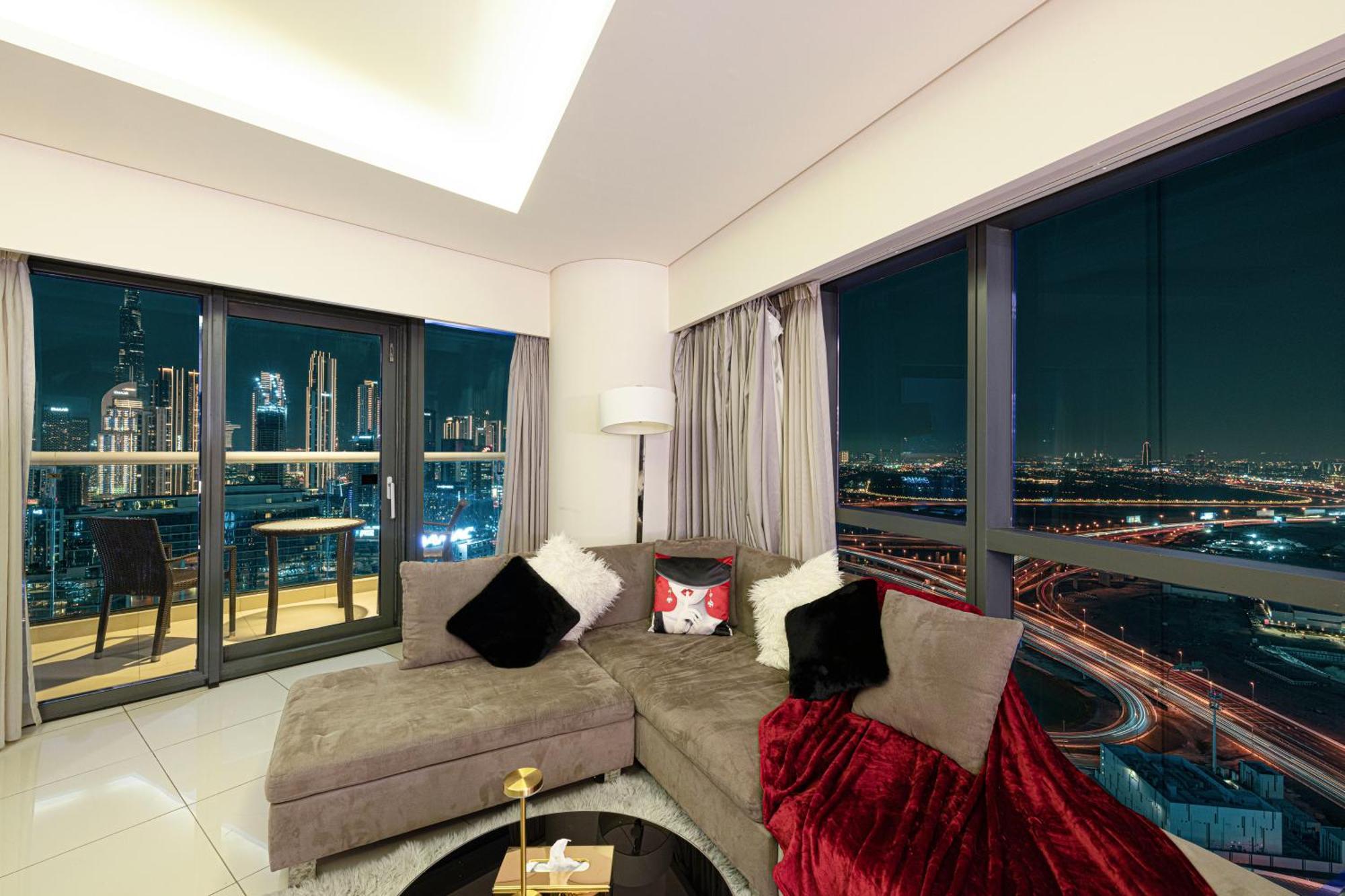 Luxurious 2bdr In Paramount Towers With Stunning Burj Khalifa Views Appartement *