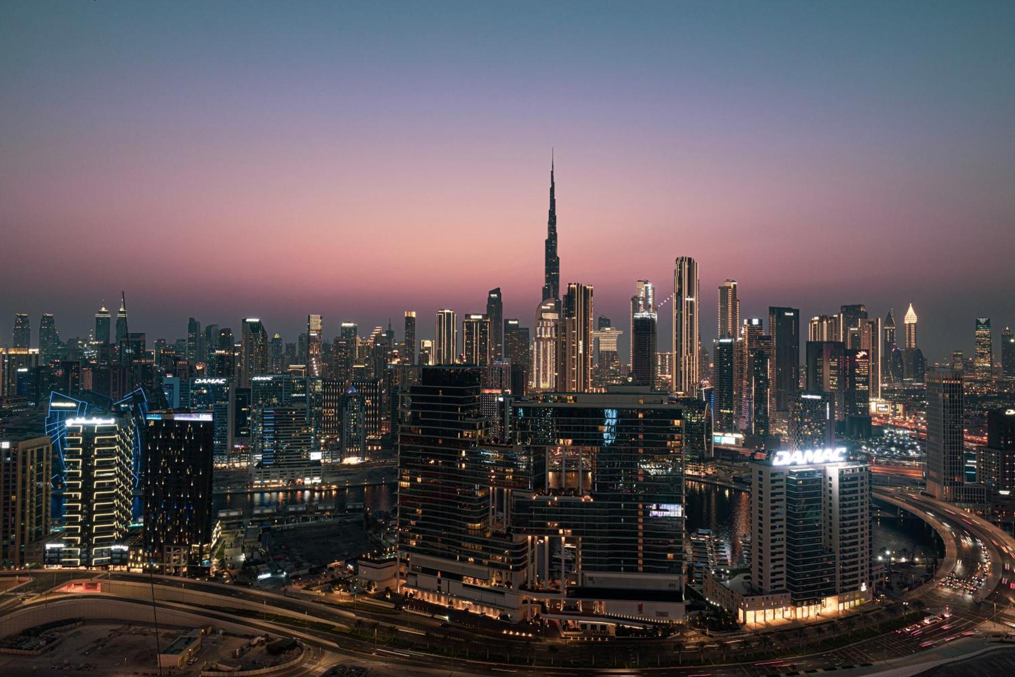 Luxurious 2bdr In Paramount Towers With Stunning Burj Khalifa Views * Dubaï