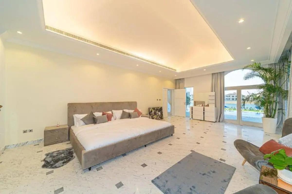 Modernized 6 Bedroom Dubaï