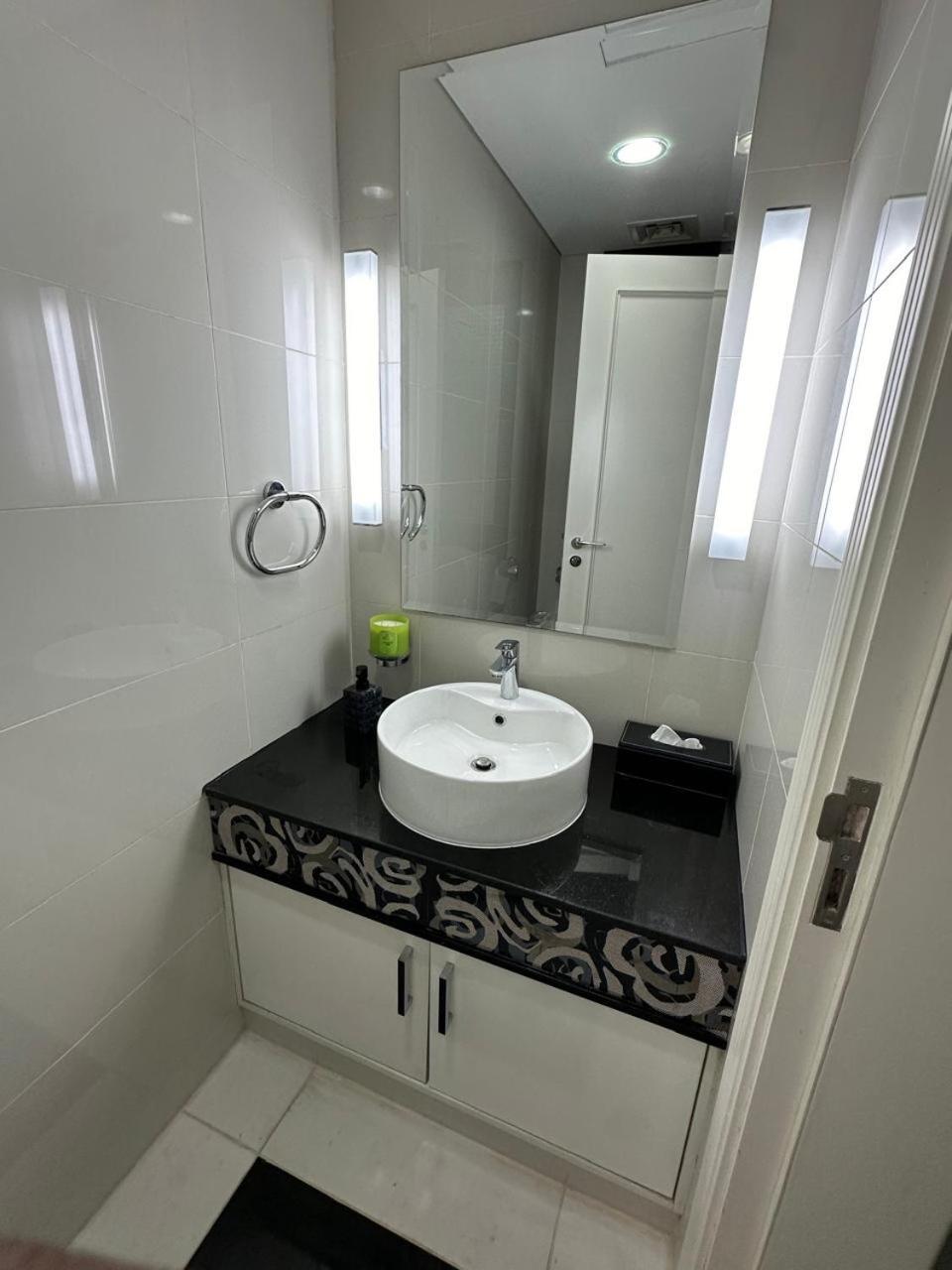 Apartamento Luxury 1br With Burj Khalifa View In A 5 Star Facilities - 5 Min Walk To Mall Dubái
