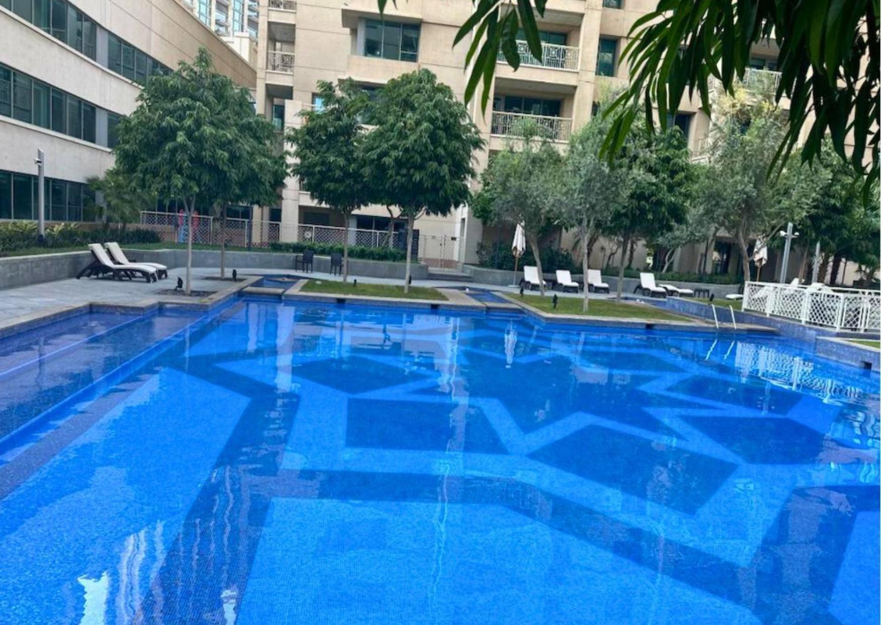 2br Partial Burj Khalifa & Pool View In 29 Boulevard Appartement Dubaï