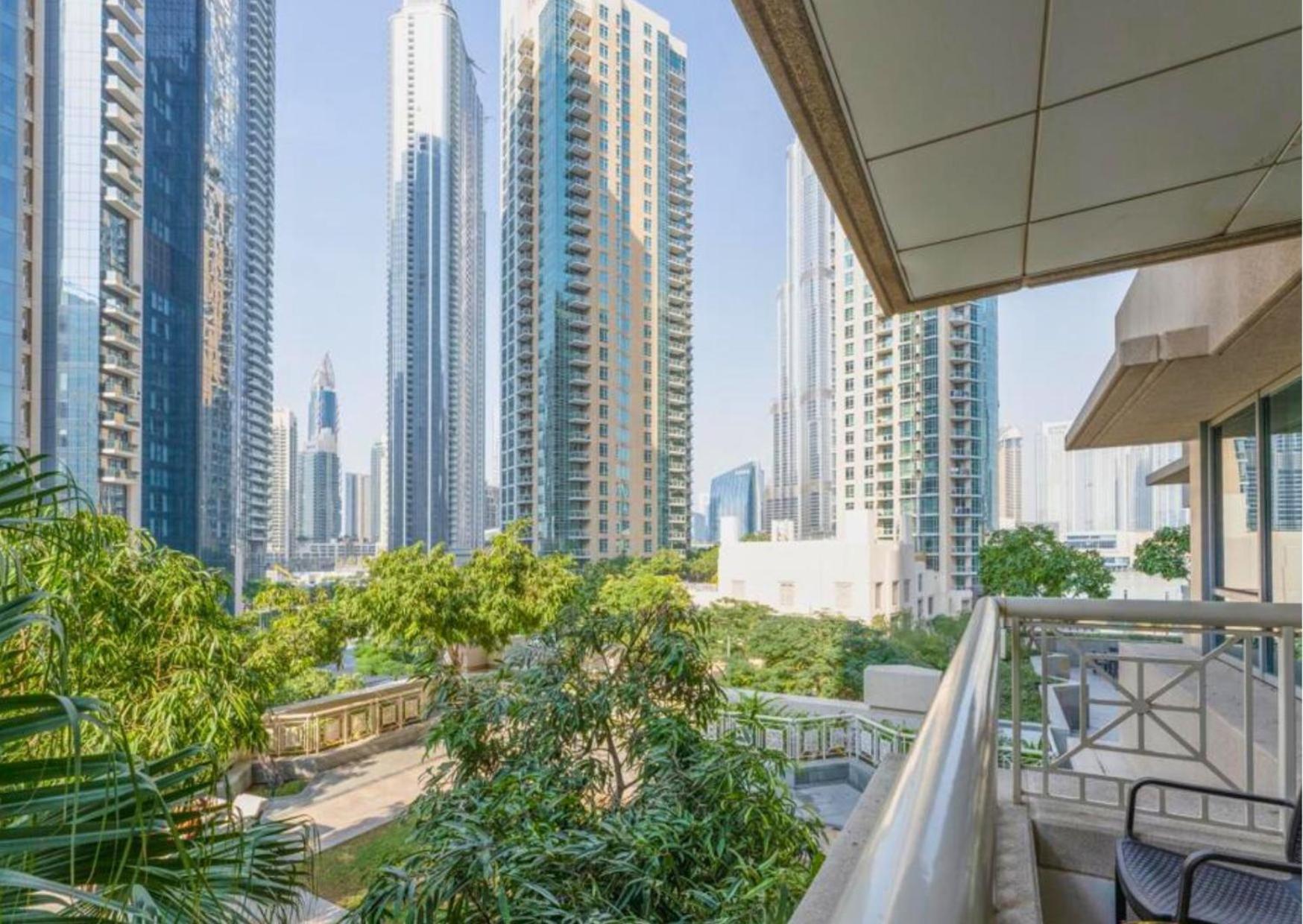 2br Partial Burj Khalifa & Pool View In 29 Boulevard Appartement Dubaï