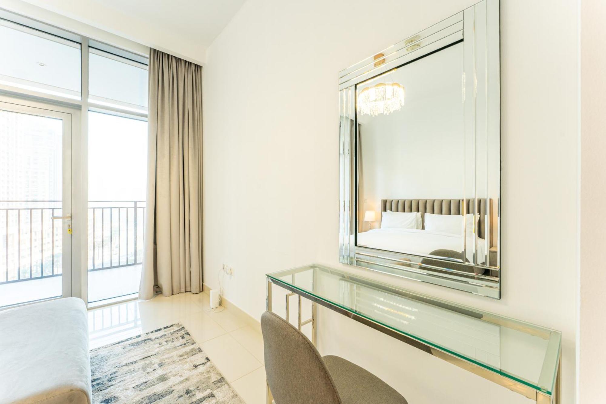 Modern Luxury 2br Burj Khalifa Partial & Blvd View Appartement Dubaï