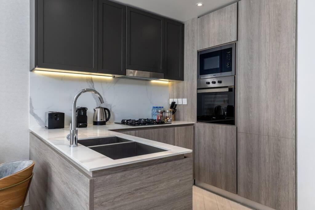 Apartment Waves - Tranquil Living 2br In Jvc With Views Dubai