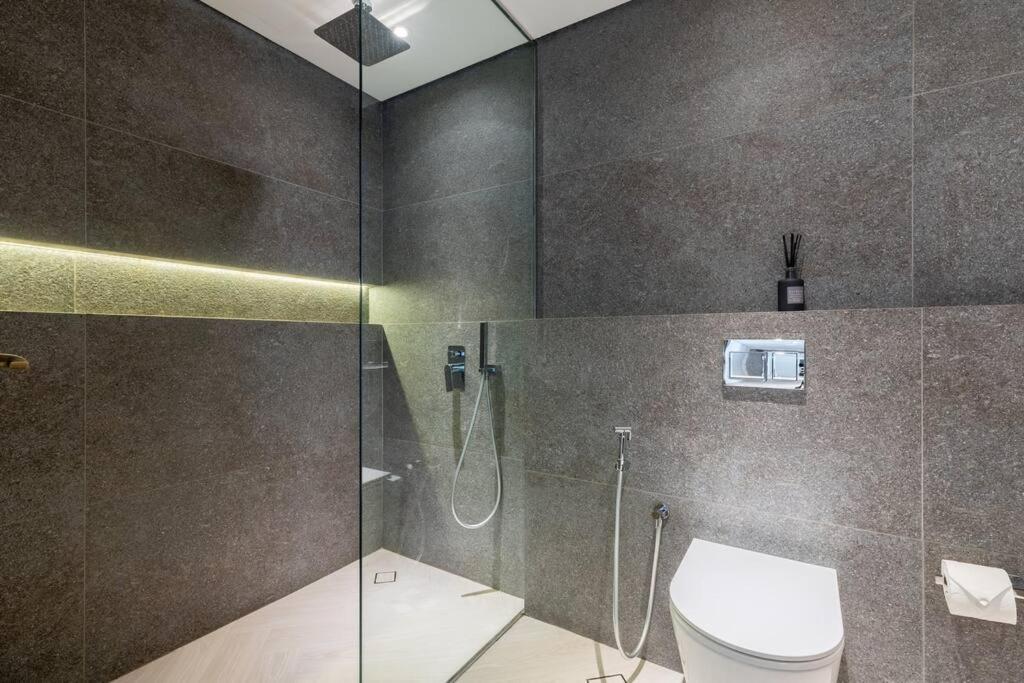 Waves - Tranquil Living 2br In Jvc With Views Dubai