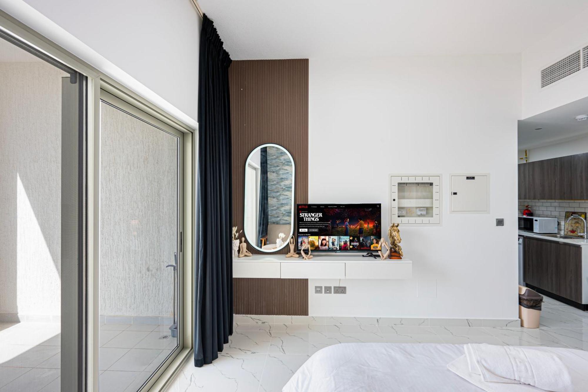 Modern Comfort In Dubailand Dubai