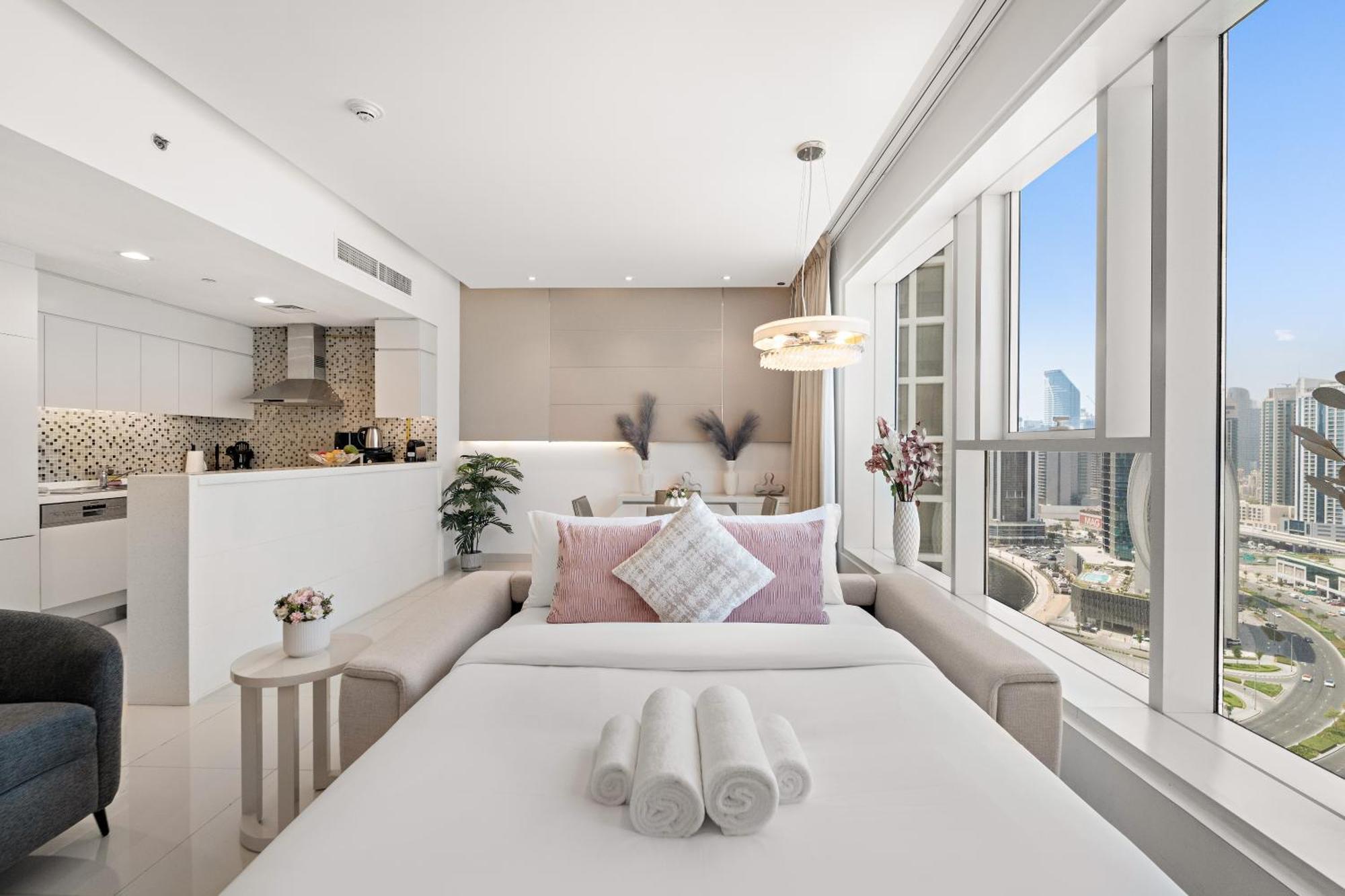 1br With A Sofa Bed, Pool, Gym & Burj Khalifa View *