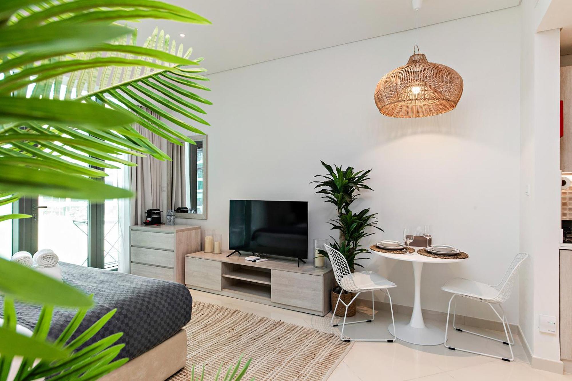Appartement Modern And Cozy At Seven Palm Prime Location