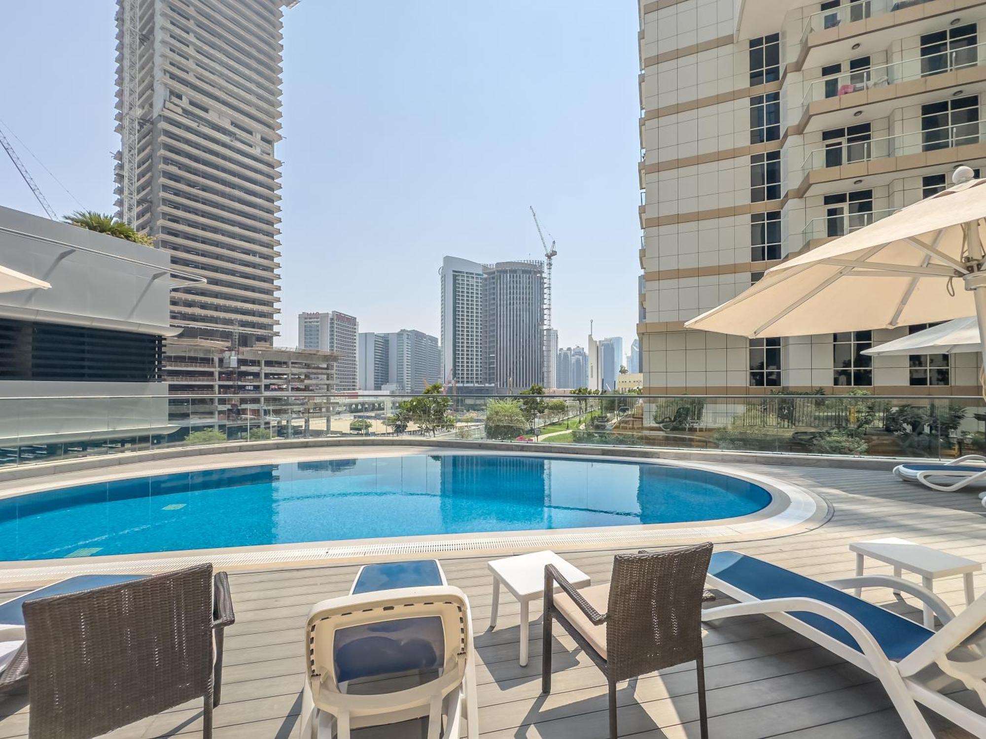 Escape 24 - Luxury Dunya Tower Downtown Near Mall Appartement Dubaï