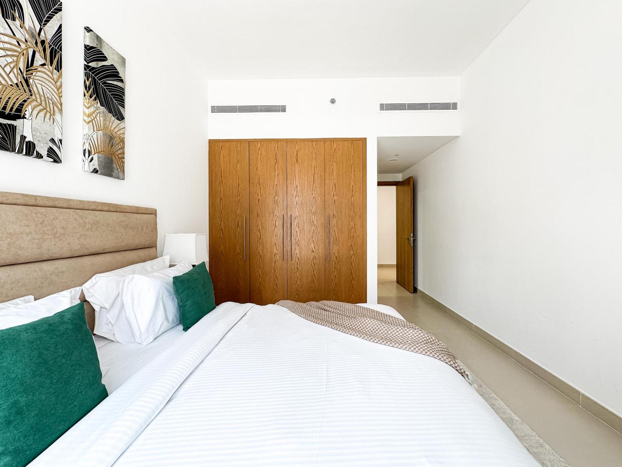 Trophy - Downtown Skyline Sanctuary Apartemen
