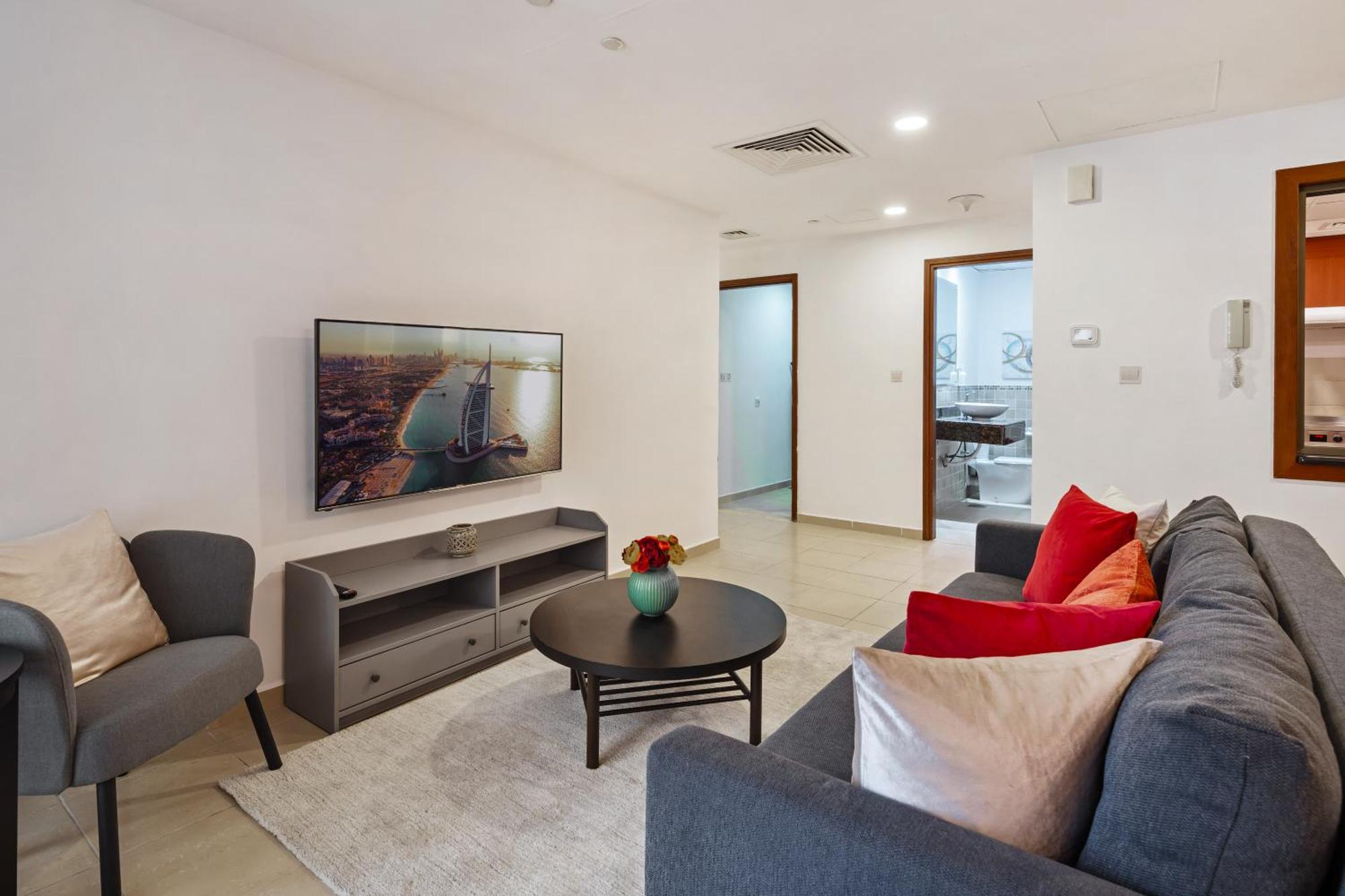 Apartamento Spacious 5br With Maid's On Jbr - Prime Location, Steps From Shops, Dining & Entertainment - By Sunkissed Homes Dubái