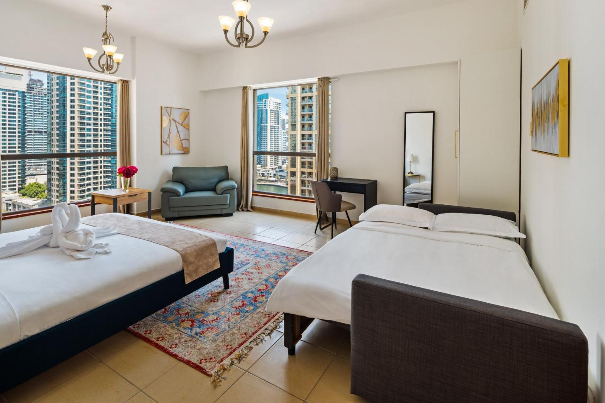 Apartamento Spacious 5br With Maid's On Jbr - Prime Location, Steps From Shops, Dining & Entertainment - By Sunkissed Homes