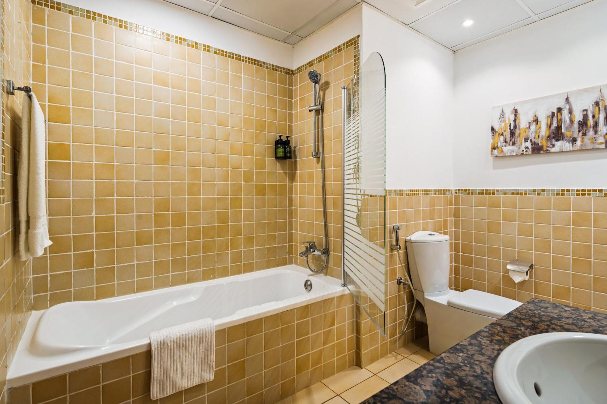 Apartamento Spacious 5br With Maid's On Jbr - Prime Location, Steps From Shops, Dining & Entertainment - By Sunkissed Homes