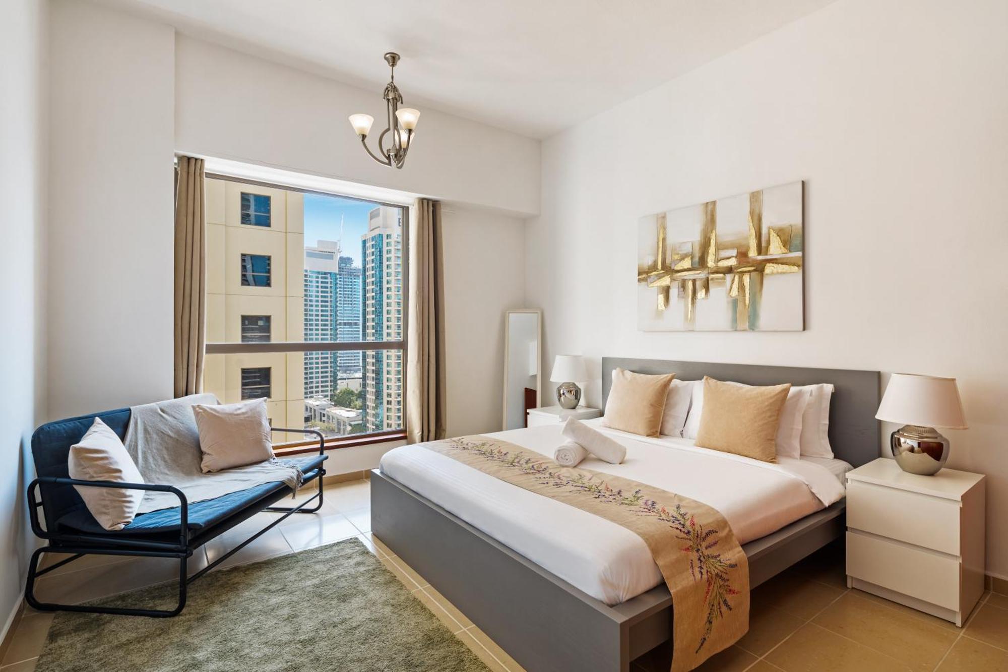 Apartamento Spacious 5br With Maid's On Jbr - Prime Location, Steps From Shops, Dining & Entertainment - By Sunkissed Homes Dubái