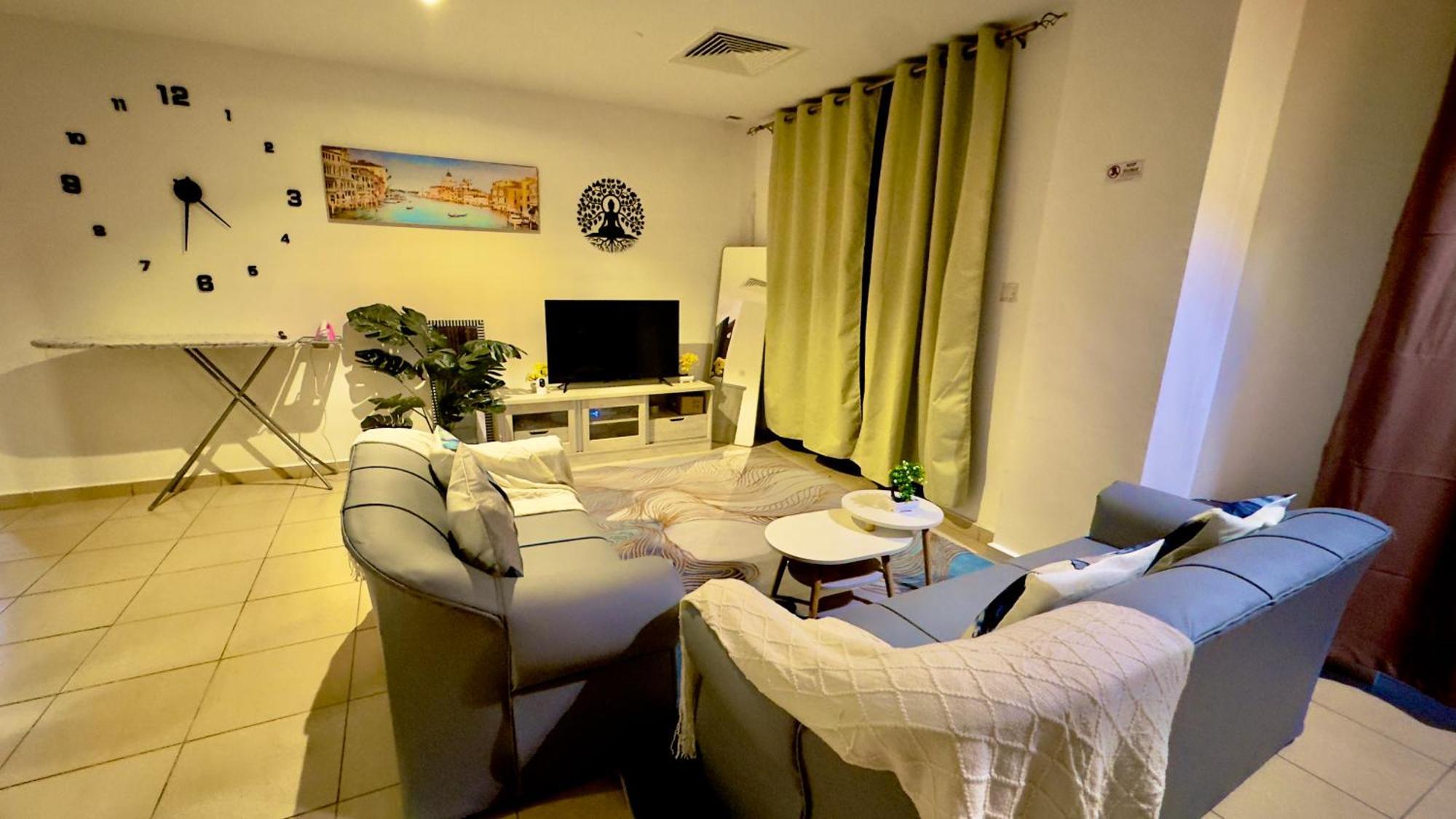 Hostal Harmony - Jbr *