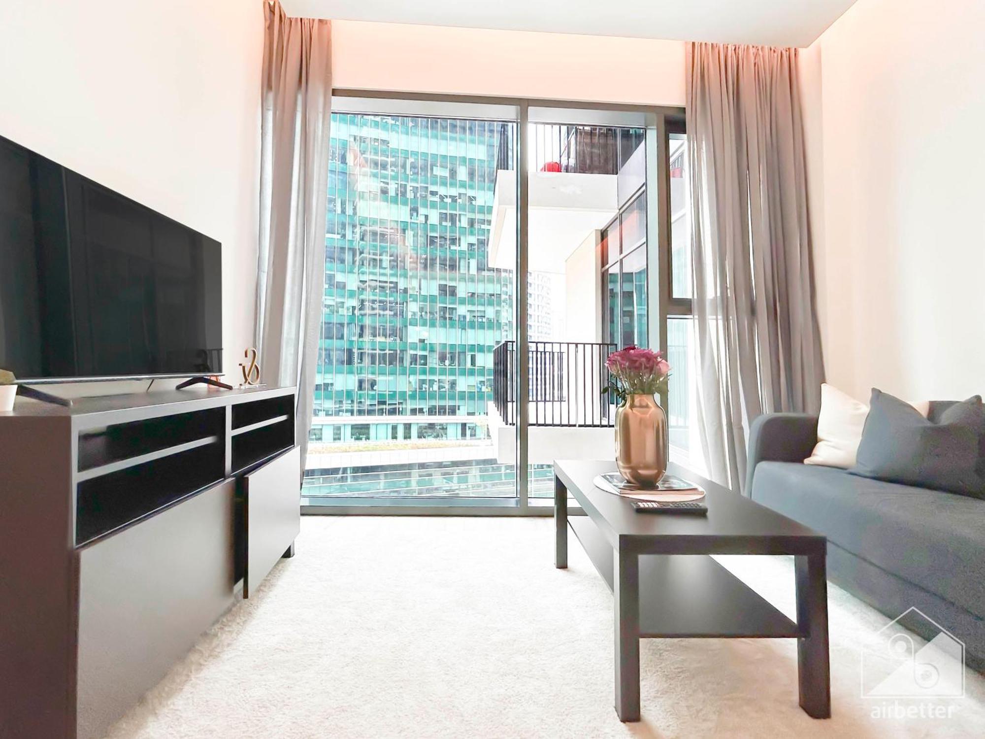 Apartment Stunning & Spacious Balcony & View *