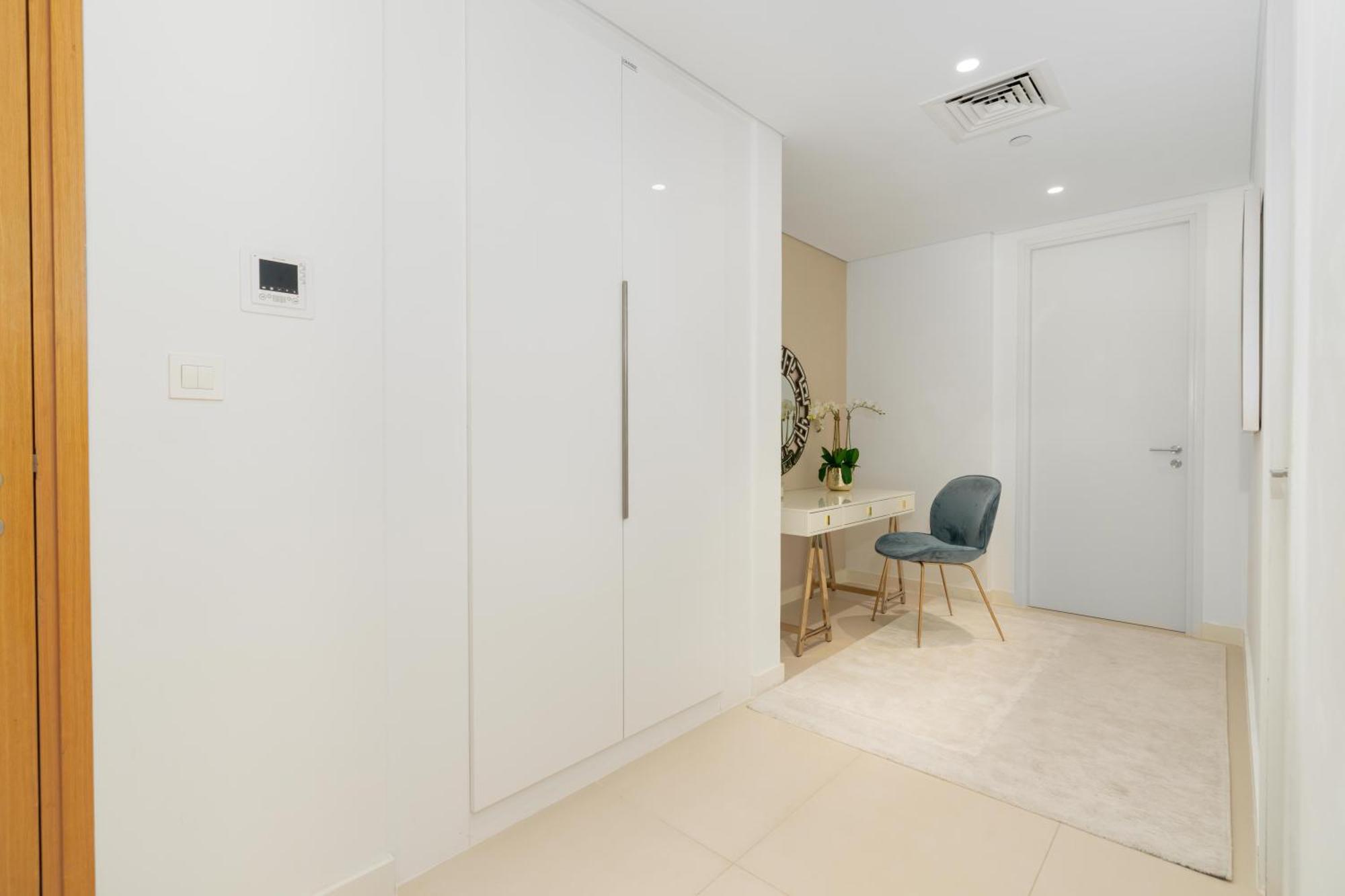 Bluewaters Residences 10 - Spacious Unit With Large Balcony *