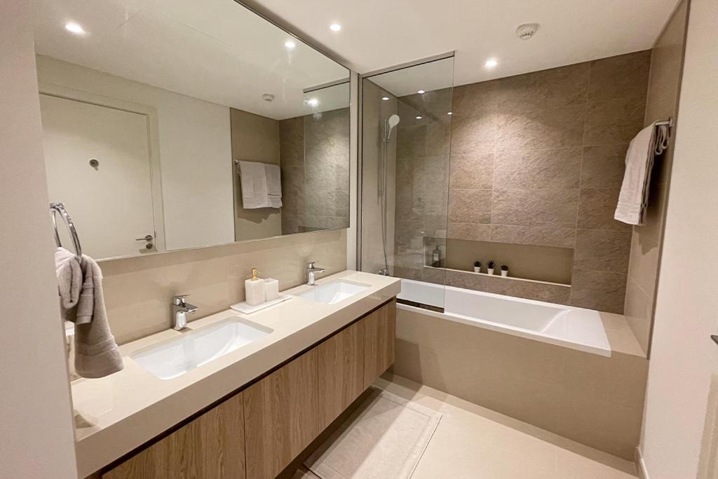 Rh - Burj Khalifa View, 03br With Maid's Room, 7 Mins Walk To Burj Khalifa * Dubái