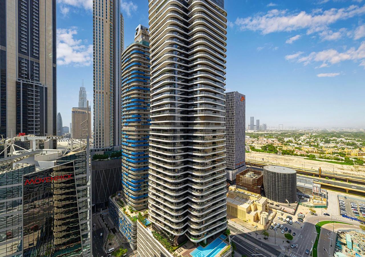 Apartamento Burj Khalifa View! 2 Bedroom Luxe With 4 Minute Walk To Mall! Pool And Sauna Access! Dubai