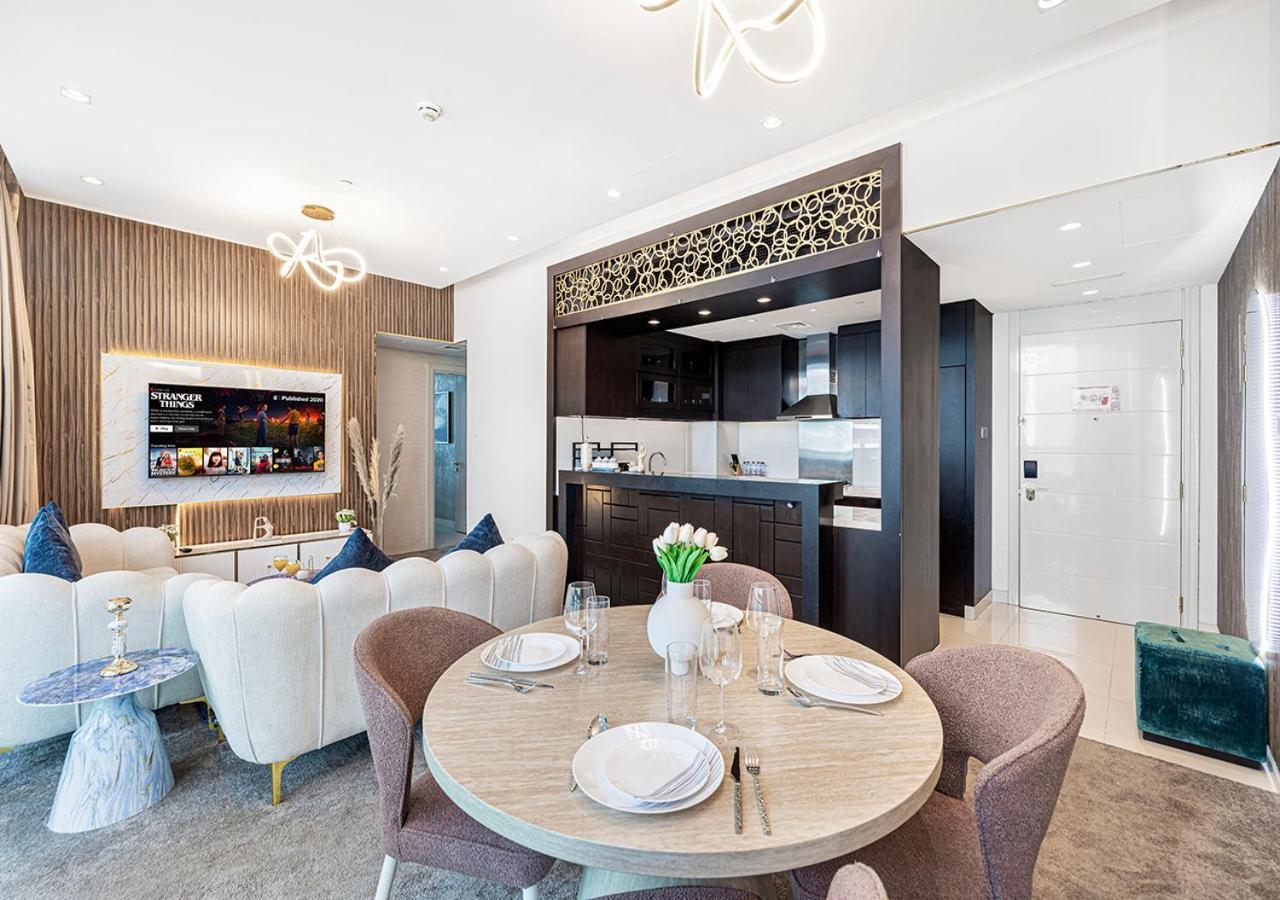 Burj Khalifa View! 2 Bedroom Luxe With 4 Minute Walk To Mall! Pool And Sauna Access! Apartamento