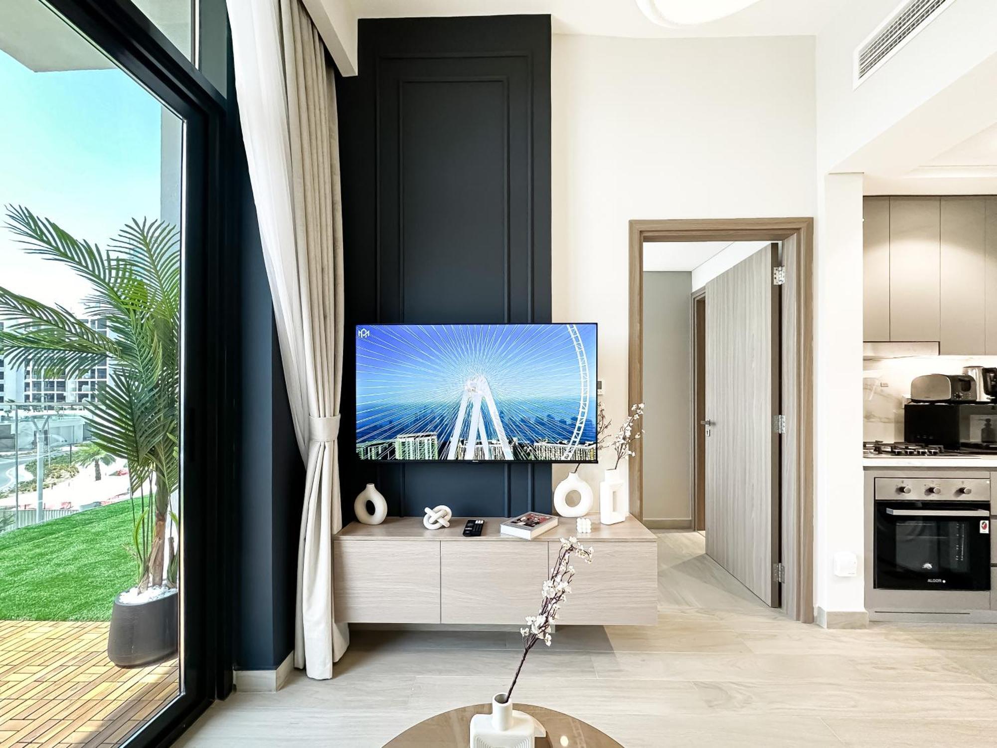 Exquisite 2br Oasis W Pool View In Meydan Apartment