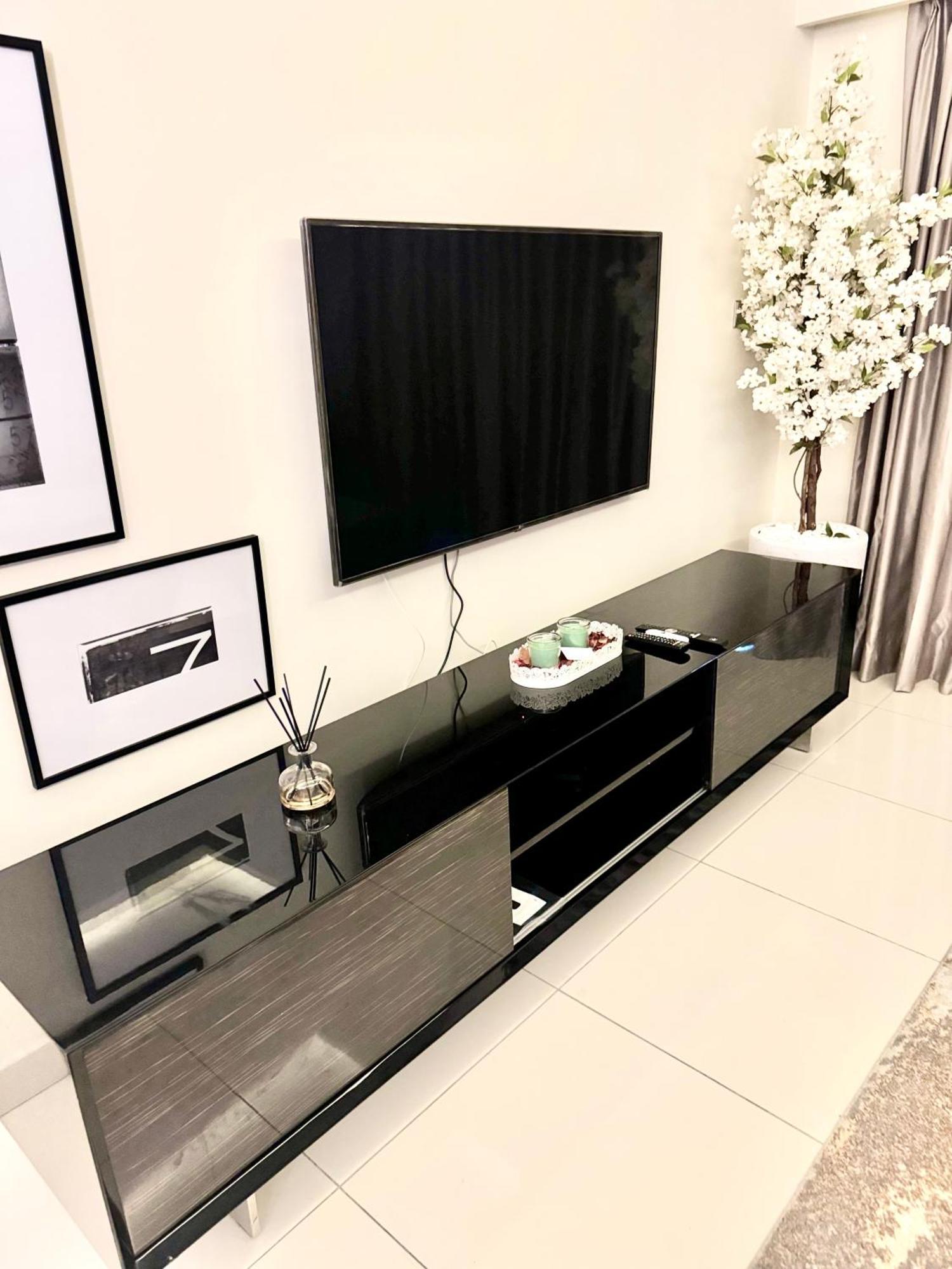 Luxury 1br - 5 Min Drive To Mall-5 Star Facilities * Dubái
