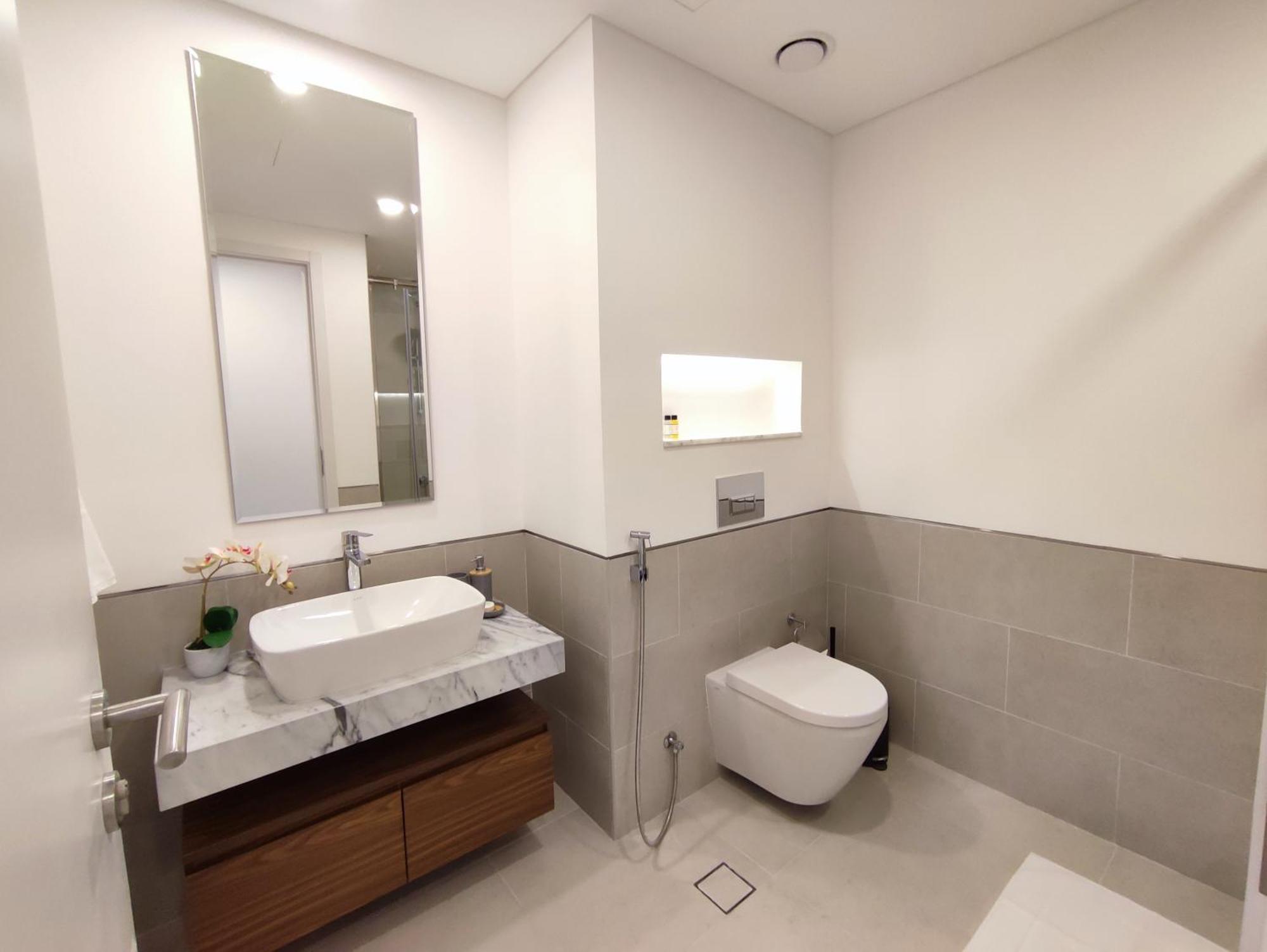 White Sage - Bright And Spacious 1br In Mjl Appartement *