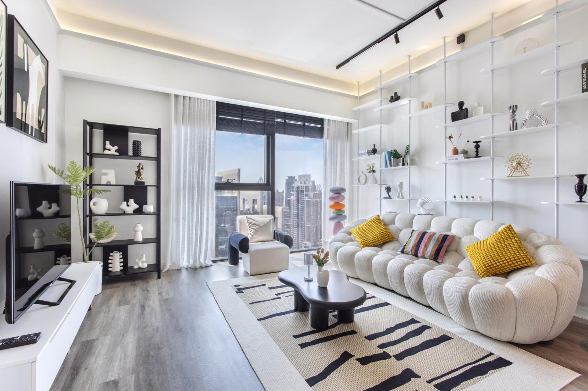 Classy 2 Bedrooms Near Burj Khalifa Lejlighed