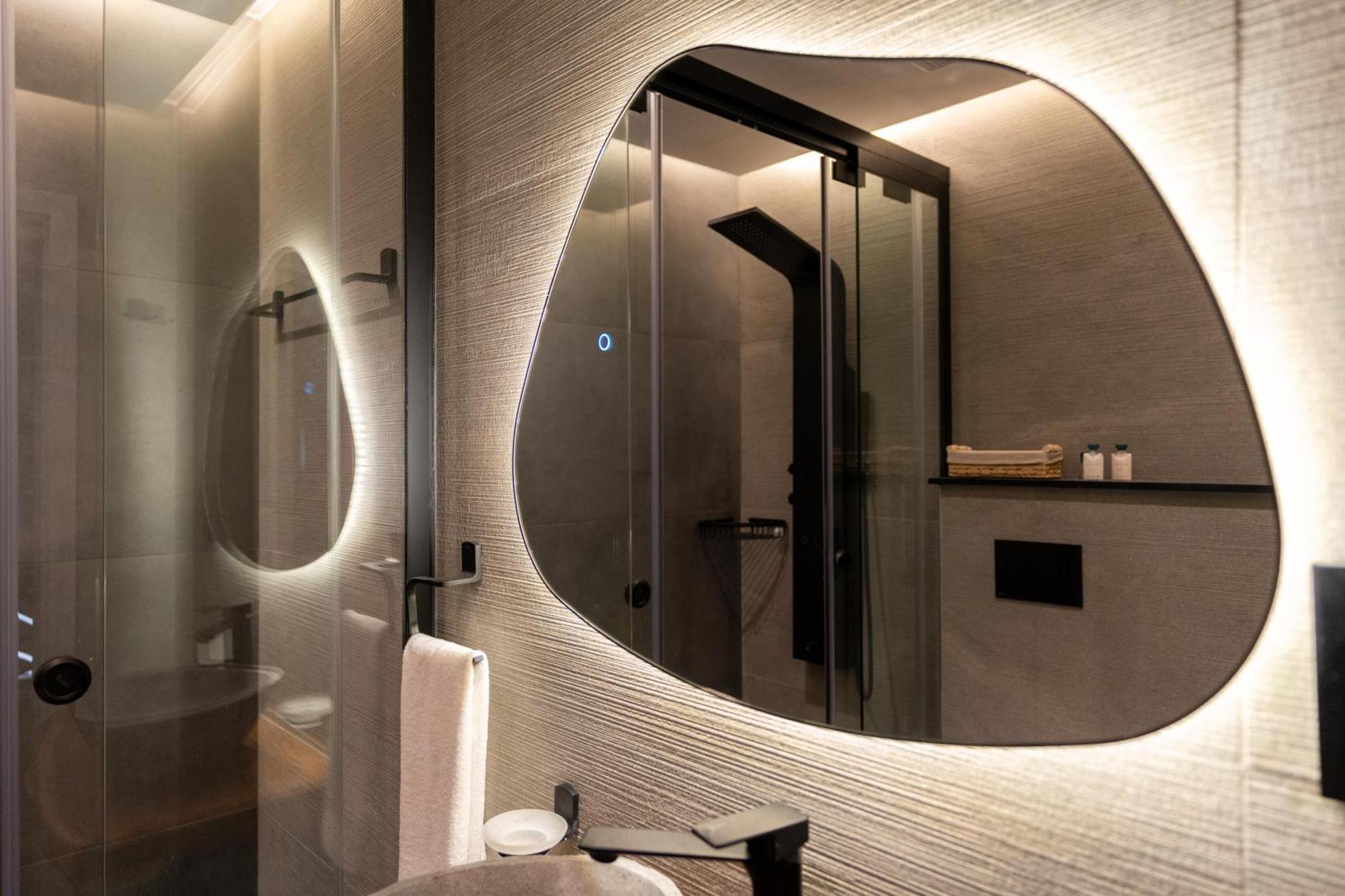 The Luxe Marina Experience - Stylish 2br With Sweeping Balcony Views For Total Relaxation Appartement Dubaï