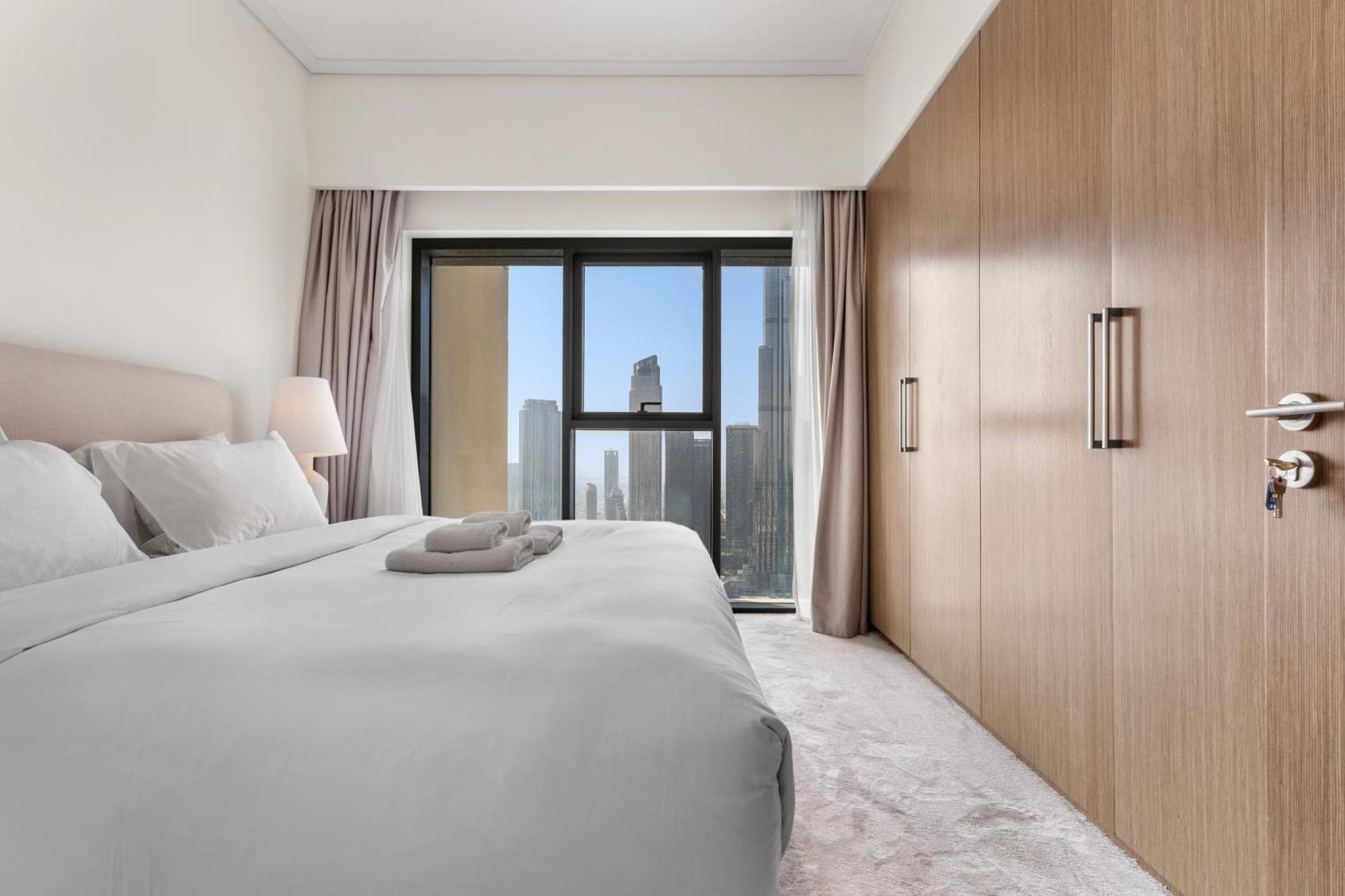 Full Fountain And Burj View - 3br Burj Royale Apartment Dubai