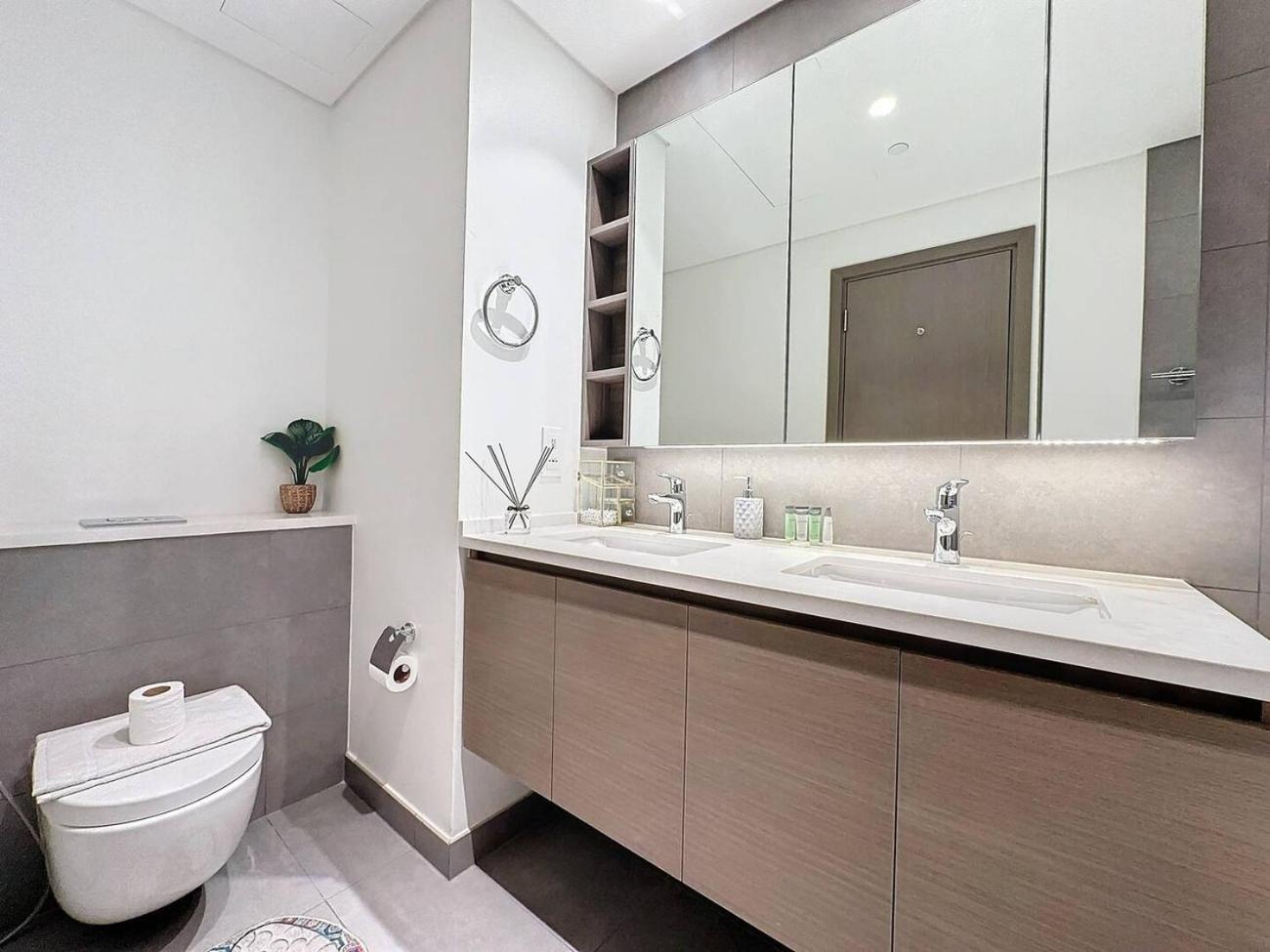 Fam Living - Spacious 3-bedroom In Creek Gate With Stunning Views Appartement *