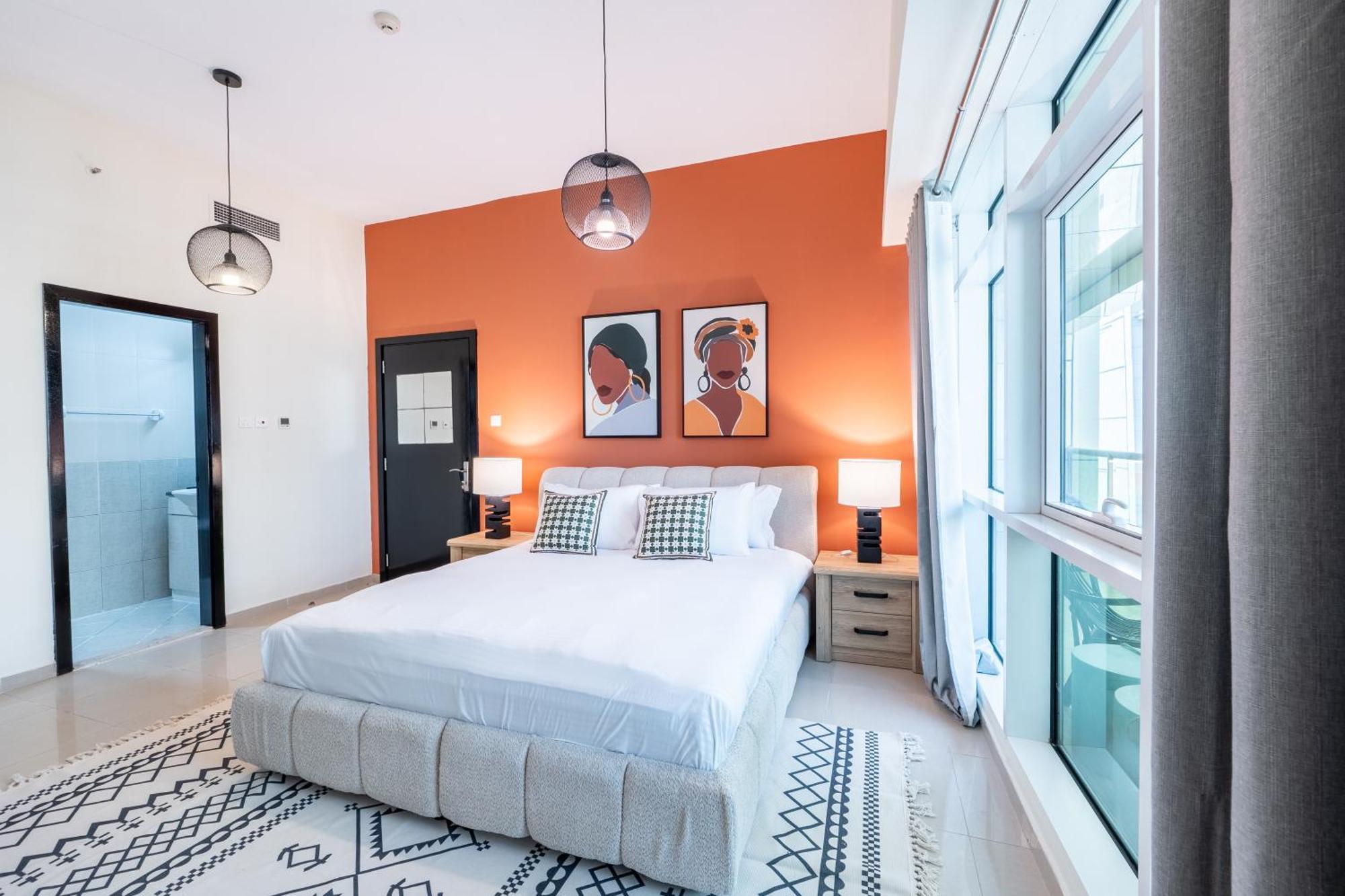 Stylish 1br Apartment! Near Metro & Stroll To Marina * Dubaï