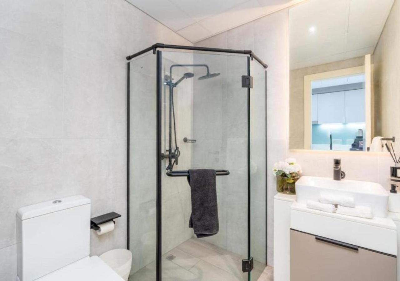 Apartment Stylish Midtown 20 Mins To Expo By Vibel