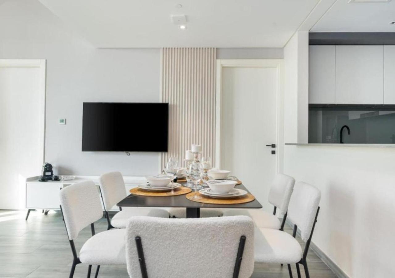 Elegant 2br High Views & Midtown Living By Vibel