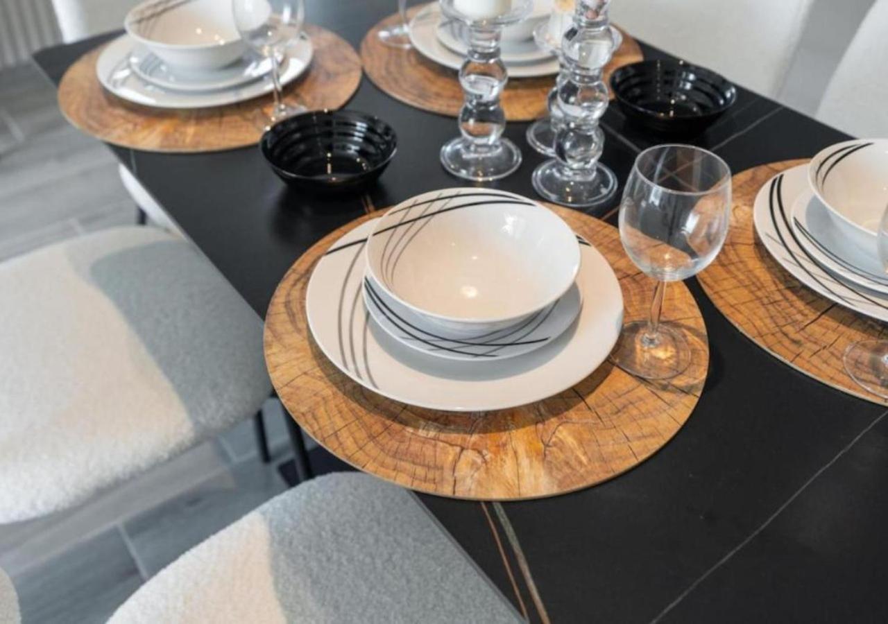 Elegant 2br High Views & Midtown Living By Vibel Apartamento Dubái