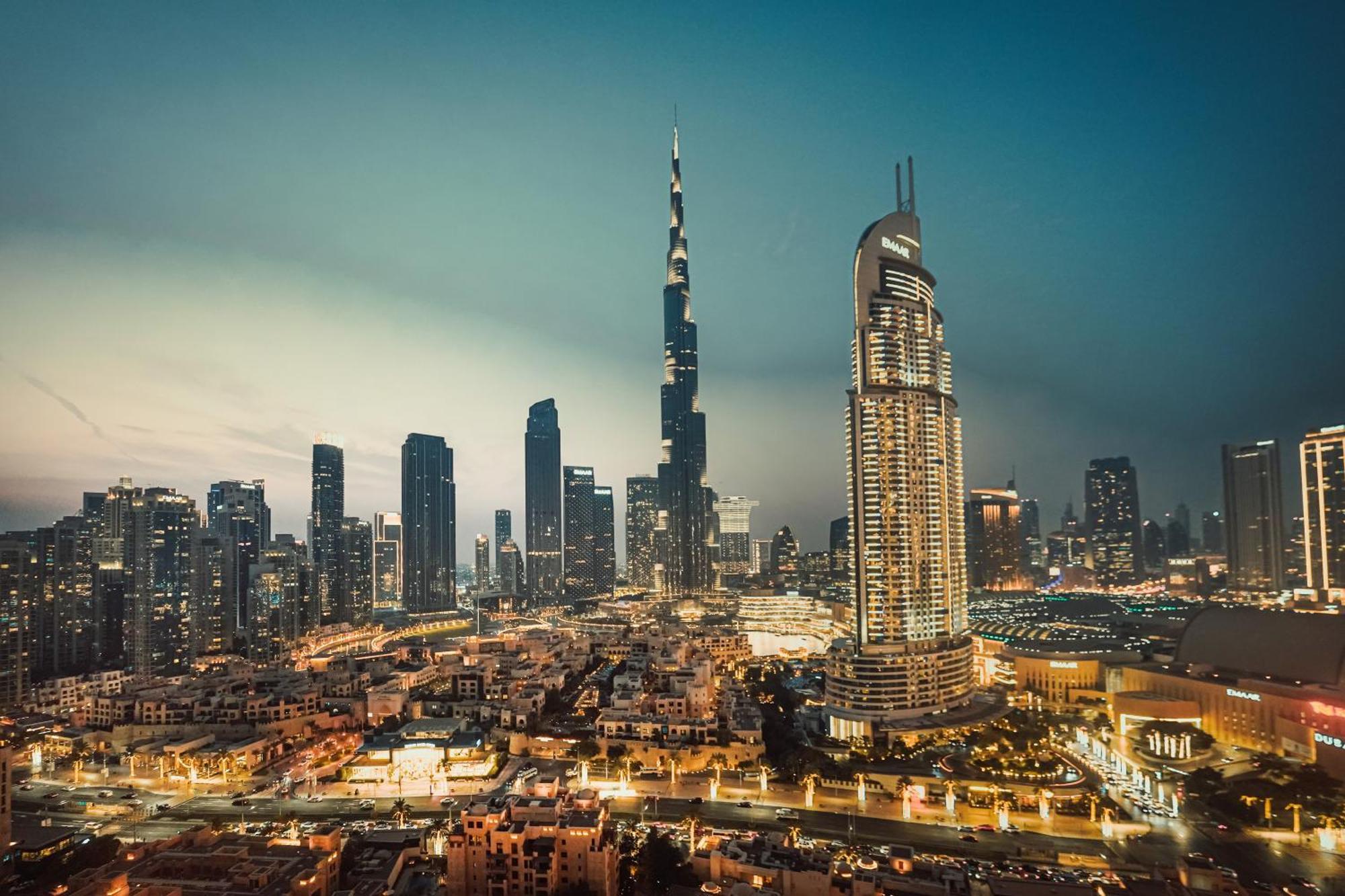 Burj Khalifa View Luxe 2br, 5 Mins Walk To Mall Apartment *